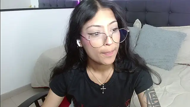 Snapshot of vaness_weet chatting on 04/19/26, 08:00 vaness weet online show from 04/19/26, 08:00