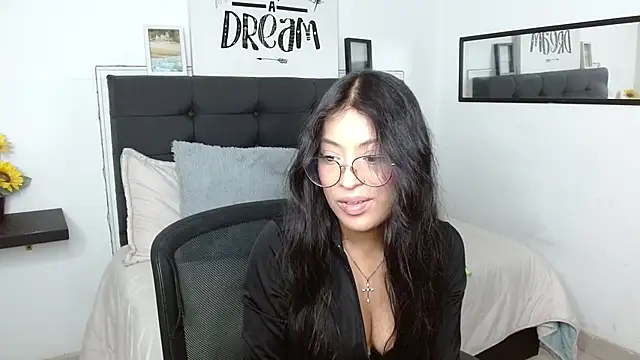 vaness weet online show from 09/26/25, 07:32