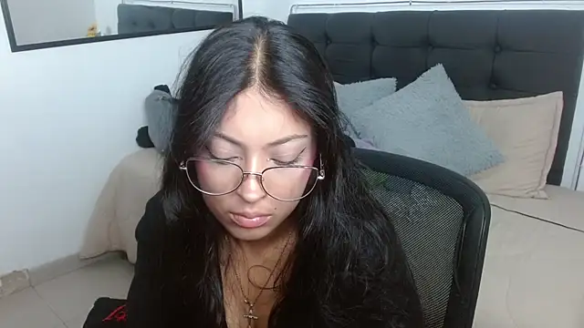 Snapshot of vaness_weet chatting on 07/17/26, 07:55 vaness weet online show from 07/17/26, 07:55