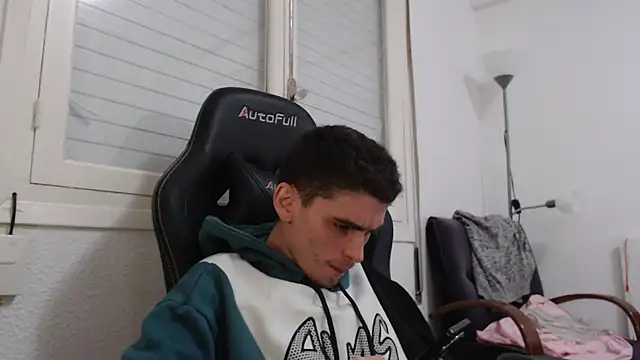 Snapshot of OnlySolovicio chatting on 11/03/25, 07:17 OnlySolovicio online show from 11/03/25, 07:17