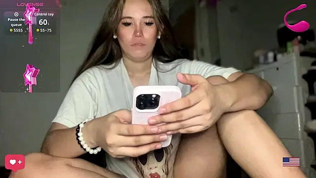 Snapshot of MeganTheRarest chatting on 06/11/26, 02:53 MeganTheRarest online show from 06/11/26, 02:53
