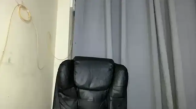 Snapshot of MeganTheRarest chatting on 03/10/25, 09:23 MeganTheRarest online show from 03/10/25, 09:23