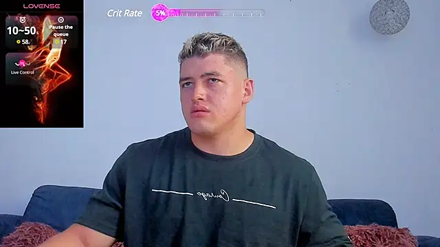 Snapshot of Leonsmoron chatting on 02/15/25, 12:54 Leonsmoron online show from 02/15/25, 12:54