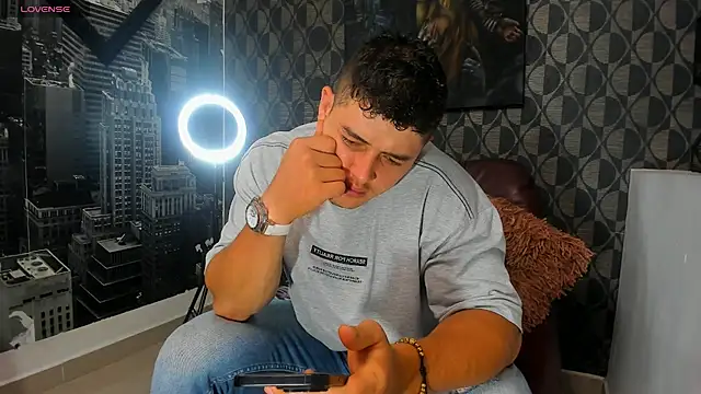 Leonsmoron online show from 11/30/25, 06:19