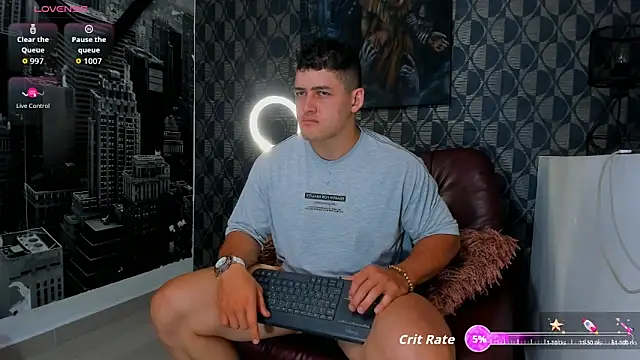 Leonsmoron online show from 11/30/25, 12:33