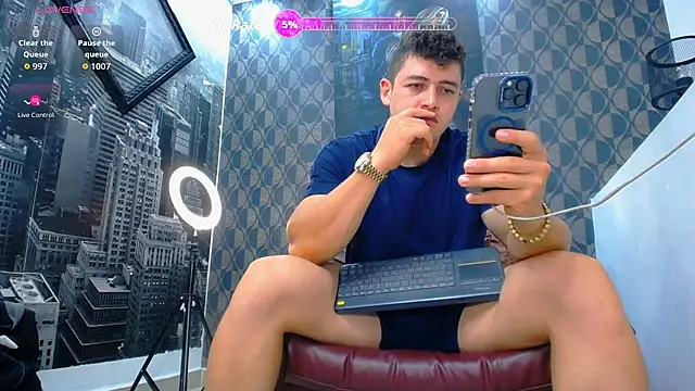 Leonsmoron online show from 03/08/26, 12:38