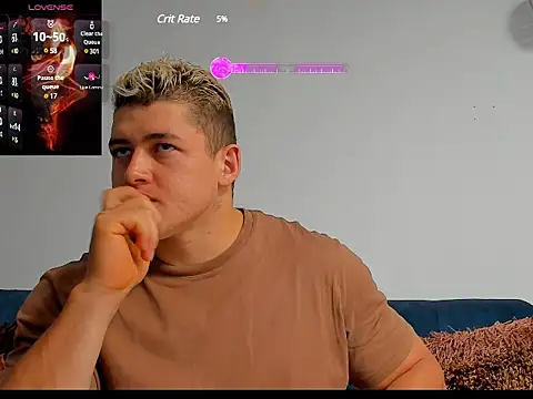Snapshot of Leonsmoron chatting on 02/08/25, 12:28 Leonsmoron online show from 02/08/25, 12:28