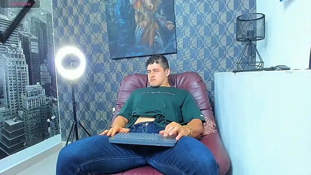 Leonsmoron online show from 12/21/25, 10:43