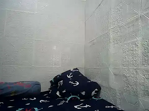 Snapshot of sweethotmom chatting on 11/28/25, 12:44 sweethotmom online show from 11/28/25, 12:44