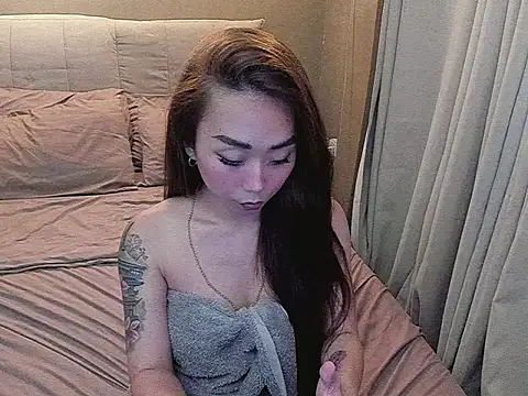 MissAyaCollins online show from 12/18/25, 10:19