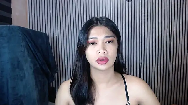 Snapshot of Maria-Moore chatting on 10/14/25, 08:09 Maria-Moore online show from 10/14/25, 08:09