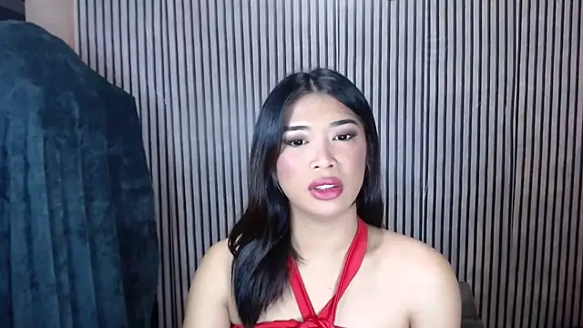 Snapshot of Maria-Moore chatting on 10/19/25, 11:07 Maria-Moore online show from 10/19/25, 11:07