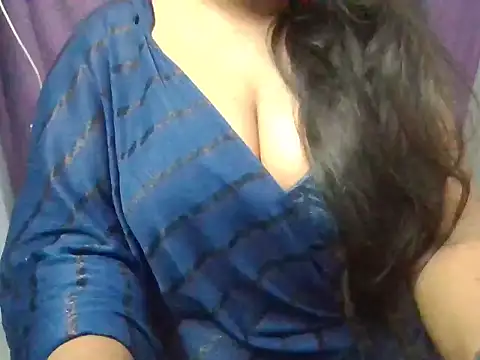 Snapshot of Roopshikha39 chatting on 03/21/25, 10:39 Roopshikha39 online show from 03/21/25, 10:39