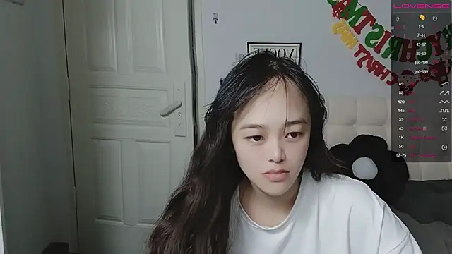 QiuPeiPeimmm online show from 12/18/25, 02:43