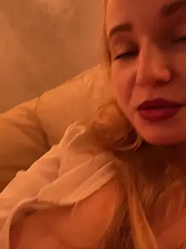 Snapshot of Lady__Maria chatting on 02/24/25, 03:42 Lady Maria online show from 02/24/25, 03:42