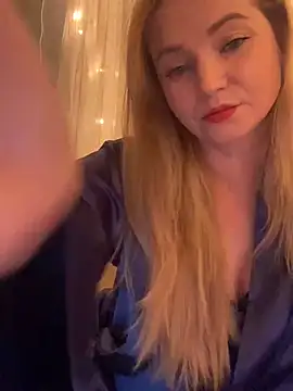 Snapshot of Lady__Maria chatting on 02/19/25, 04:00 Lady Maria online show from 02/19/25, 04:00