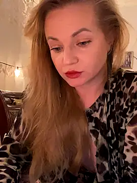 Snapshot of Lady__Maria chatting on 10/11/25, 02:51 Lady Maria online show from 10/11/25, 02:51