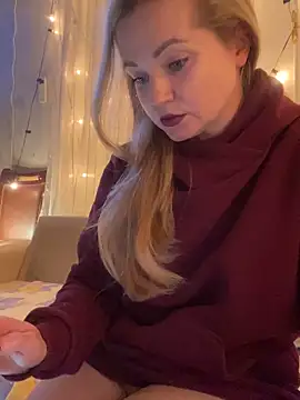 Snapshot of Lady__Maria chatting on 02/11/25, 03:40 Lady Maria online show from 02/11/25, 03:40