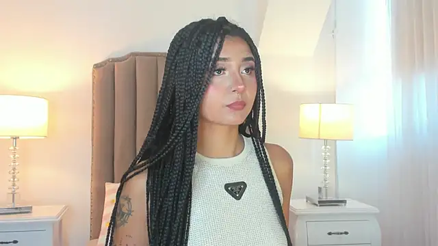 Emma Torres   online show from 03/31/26, 12:07