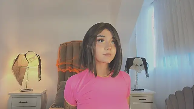 Emma Torres   online show from 11/01/25, 12:21