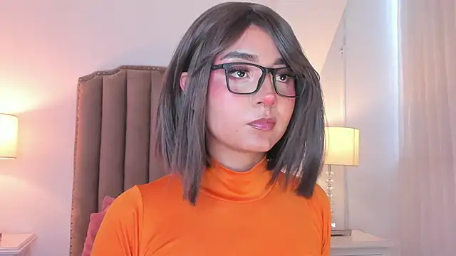 Snapshot of Emma_Torres__ chatting on 01/18/26, 12:08 Emma Torres online show from 01/18/26, 12:08