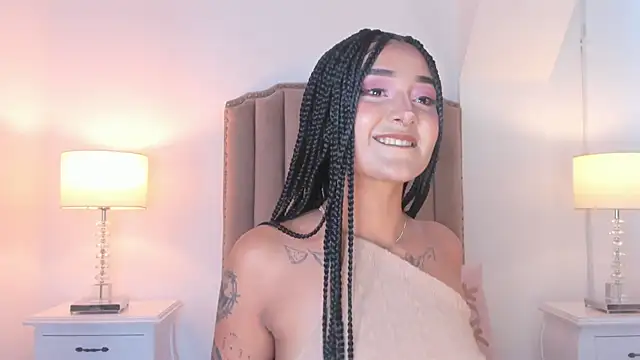 Snapshot of Emma_Torres__ chatting on 05/23/26, 11:20 Emma Torres online show from 05/23/26, 11:20