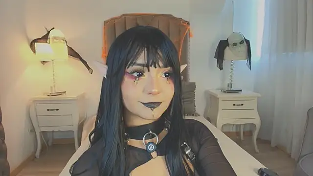 Emma Torres   online show from 10/31/25, 12:35