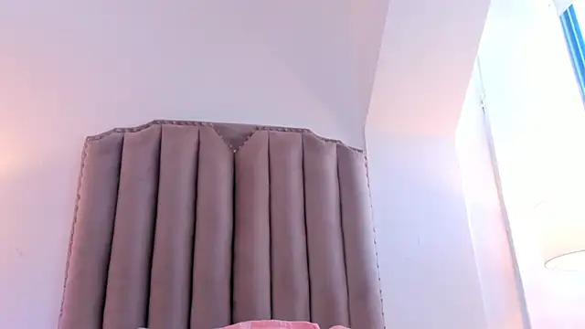 Emma Torres   online show from 03/19/25, 03:19