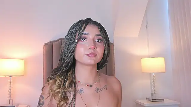 Snapshot of Emma_Torres__ chatting on 02/03/26, 12:10 Emma Torres online show from 02/03/26, 12:10