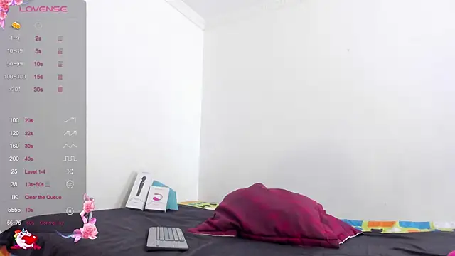 Snapshot of HEAVY_MEGAN chatting on 05/21/26, 02:14 HEAVY MEGAN online show from 05/21/26, 02:14