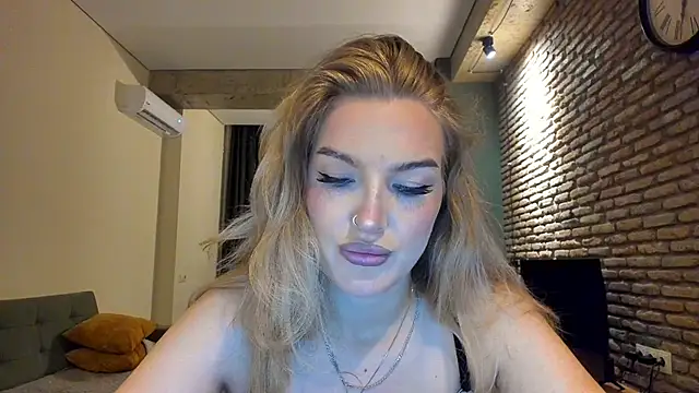 fifteenpoem online show from 06/26/26, 02:39