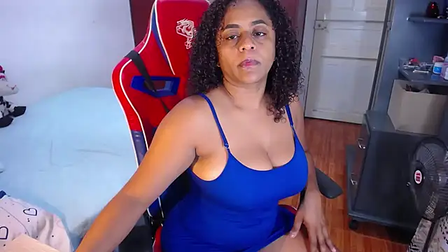 Snapshot of BellaKarla chatting on 03/08/26, 12:27 BellaKarla online show from 03/08/26, 12:27