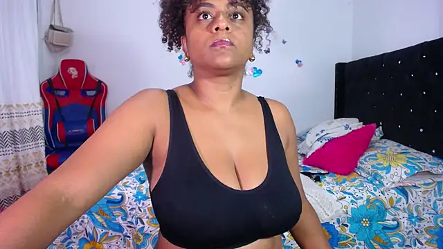 Snapshot of BellaKarla chatting on 05/14/26, 11:46 BellaKarla online show from 05/14/26, 11:46