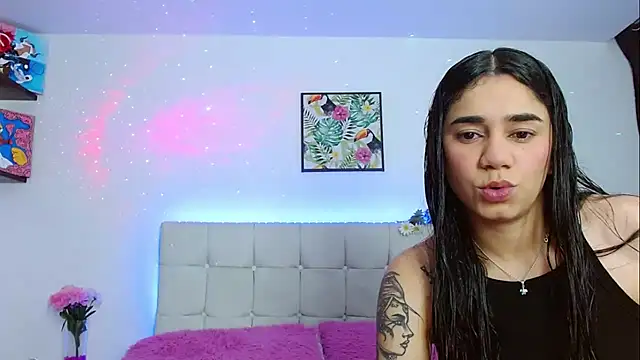 Snapshot of Layla_Rachel chatting on 01/09/25, 01:18 Layla Rachel online show from 01/09/25, 01:18