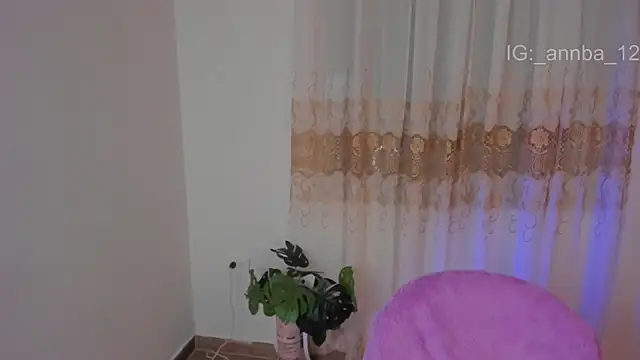 Snapshot of annie_barozzi chatting on 06/18/26, 02:44 annie barozzi online show from 06/18/26, 02:44