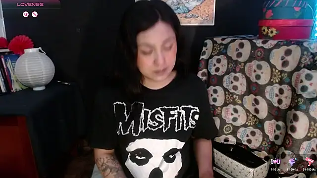 Snapshot of AbsentaVert chatting on 11/26/25, 12:16 AbsentaVert online show from 11/26/25, 12:16