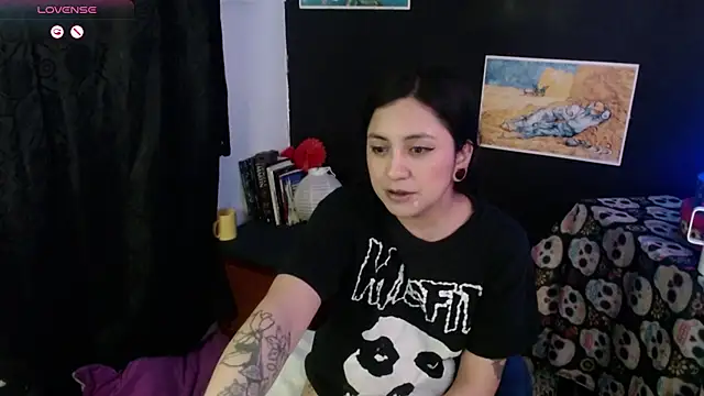 Snapshot of AbsentaVert chatting on 11/27/25, 12:33 AbsentaVert online show from 11/27/25, 12:33