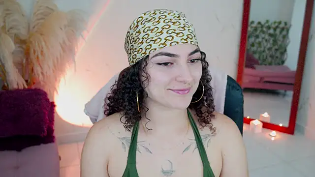 Snapshot of merida_bell18 chatting on 04/21/26, 10:38 merida bell18 online show from 04/21/26, 10:38