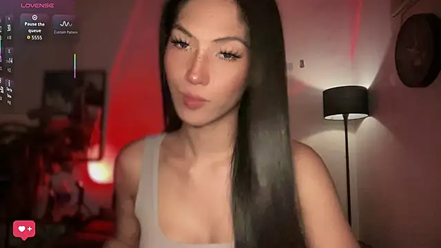 Snapshot of Bella_Gordon chatting on 06/10/26, 02:02 Bella Gordon online show from 06/10/26, 02:02