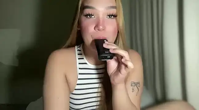 Snapshot of MissCataleyaxxx chatting on 01/11/25, 05:41 MissCataleyaxxx online show from 01/11/25, 05:41