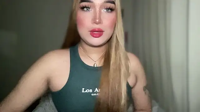 Snapshot of MissCataleyaxxx chatting on 03/11/25, 01:59 MissCataleyaxxx online show from 03/11/25, 01:59