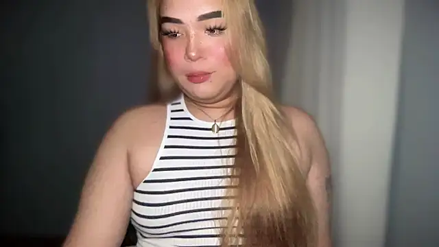 Snapshot of MissCataleyaxxx chatting on 10/12/25, 01:18 MissCataleyaxxx online show from 10/12/25, 01:18