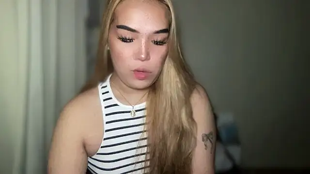 Snapshot of MissCataleyaxxx chatting on 03/23/25, 03:54 MissCataleyaxxx online show from 03/23/25, 03:54