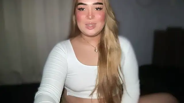 Snapshot of MissCataleyaxxx chatting on 10/16/25, 01:30 MissCataleyaxxx online show from 10/16/25, 01:30