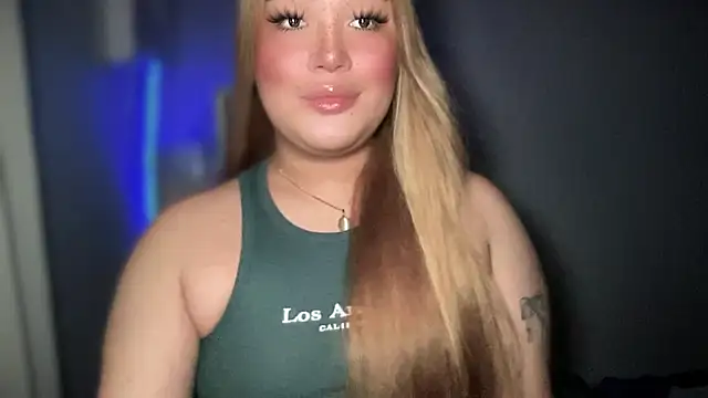 Snapshot of MissCataleyaxxx chatting on 09/23/25, 01:12 MissCataleyaxxx online show from 09/23/25, 01:12