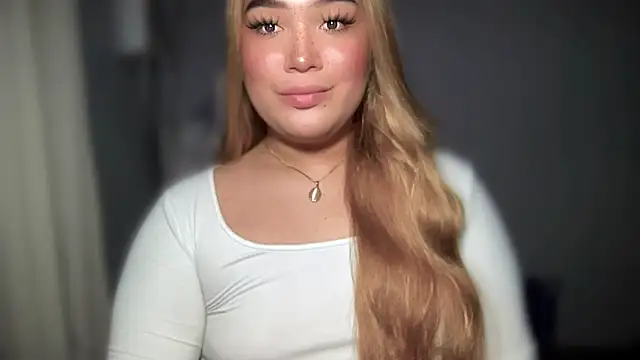 Snapshot of MissCataleyaxxx chatting on 09/21/25, 05:23 MissCataleyaxxx online show from 09/21/25, 05:23