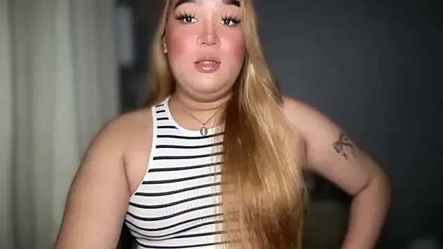 Snapshot of MissCataleyaxxx chatting on 11/03/25, 12:49 MissCataleyaxxx online show from 11/03/25, 12:49