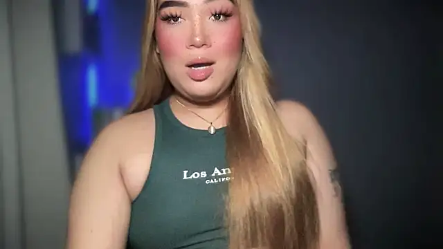 Snapshot of MissCataleyaxxx chatting on 09/20/25, 12:48 MissCataleyaxxx online show from 09/20/25, 12:48