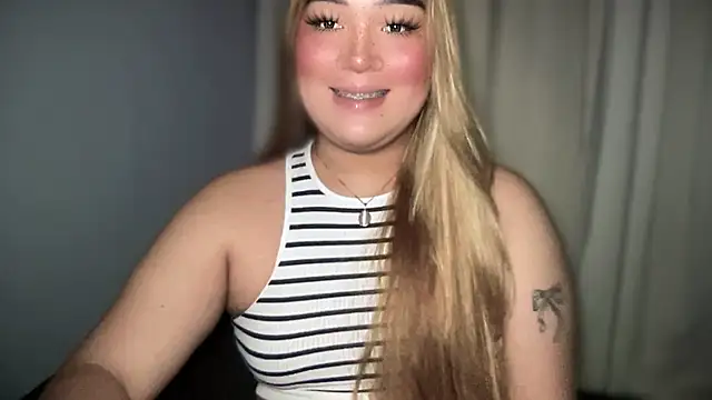 Snapshot of MissCataleyaxxx chatting on 10/02/25, 12:47 MissCataleyaxxx online show from 10/02/25, 12:47