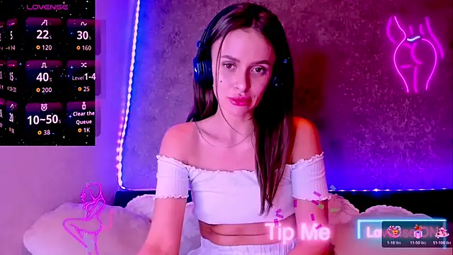 madina taher online show from 03/15/26, 10:39